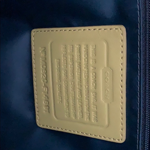 Great Coach purse, only used a few times. - Picture 5 of 6